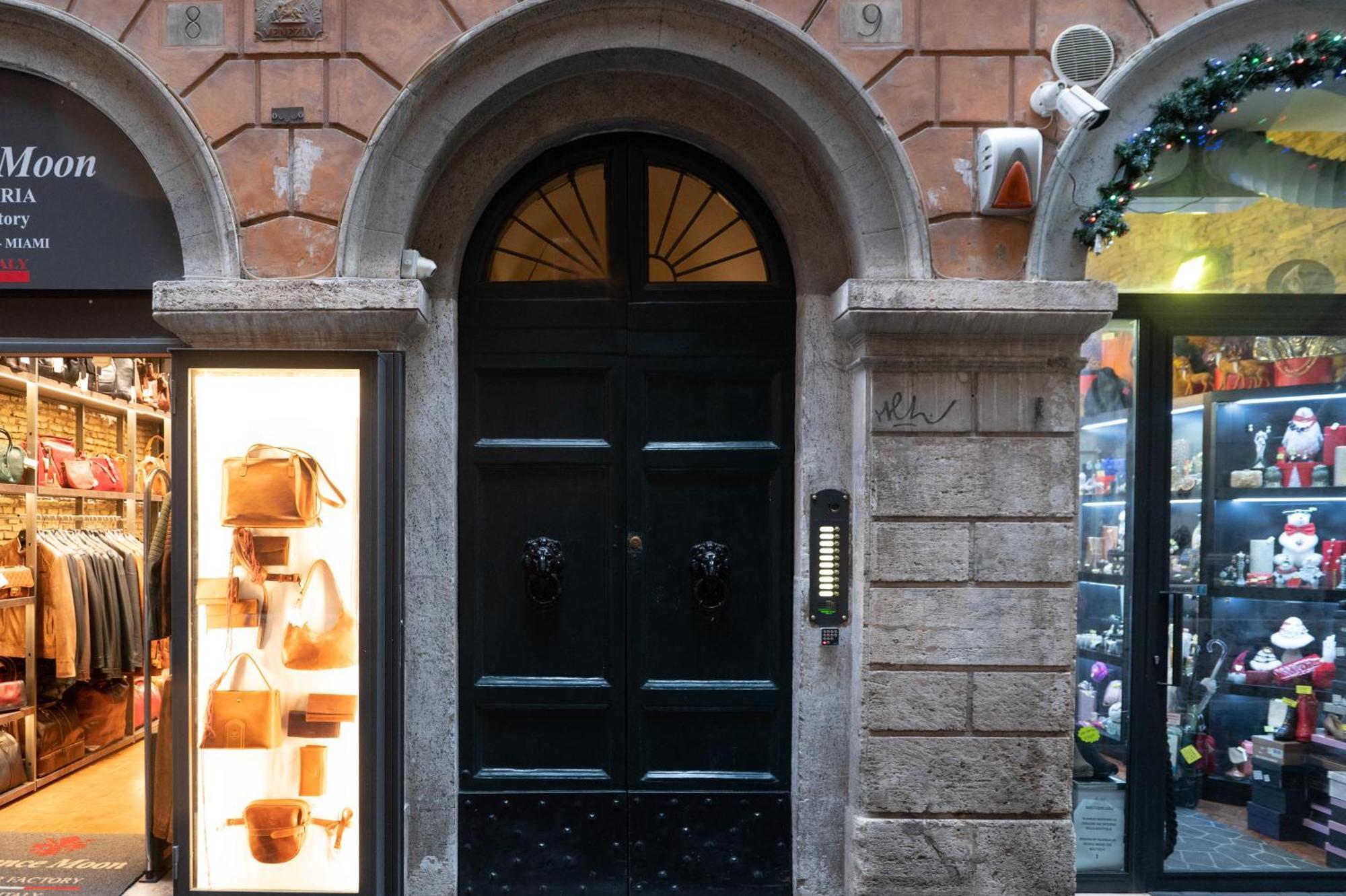 Pantheon Charming Accommodation Rome Exterior photo